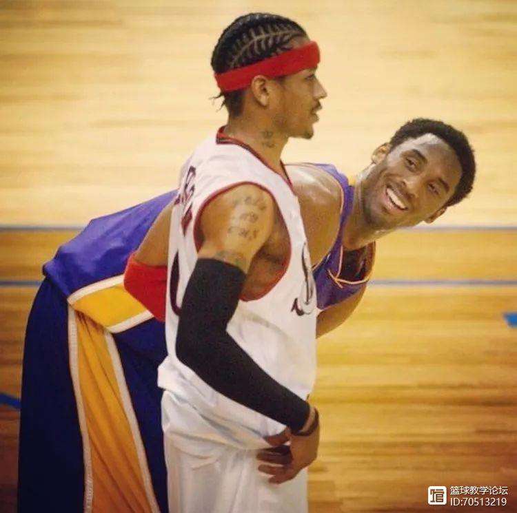 湖人观众热烈欢呼!,费德勒迎来十赛季出色发挥观众掌声雷动 湖人观众热烈欢呼!,费德勒迎来十赛季出色发挥观众掌声雷动