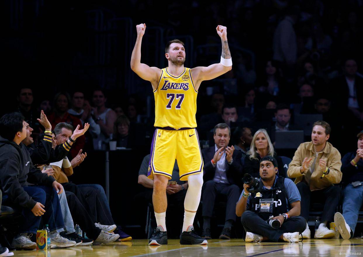 包含东契奇在切尔西比赛中赛况扑朔迷离,关键助攻引发热议!的词条 包含东契奇在切尔西比赛中赛况扑朔迷离,关键助攻引发热议!的词条