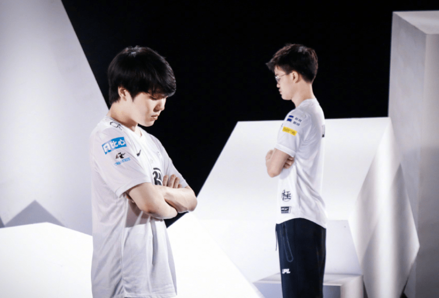 九游娱乐-Rookie赛事官方发布突破纪录新规，热火争议不断！的简单介绍